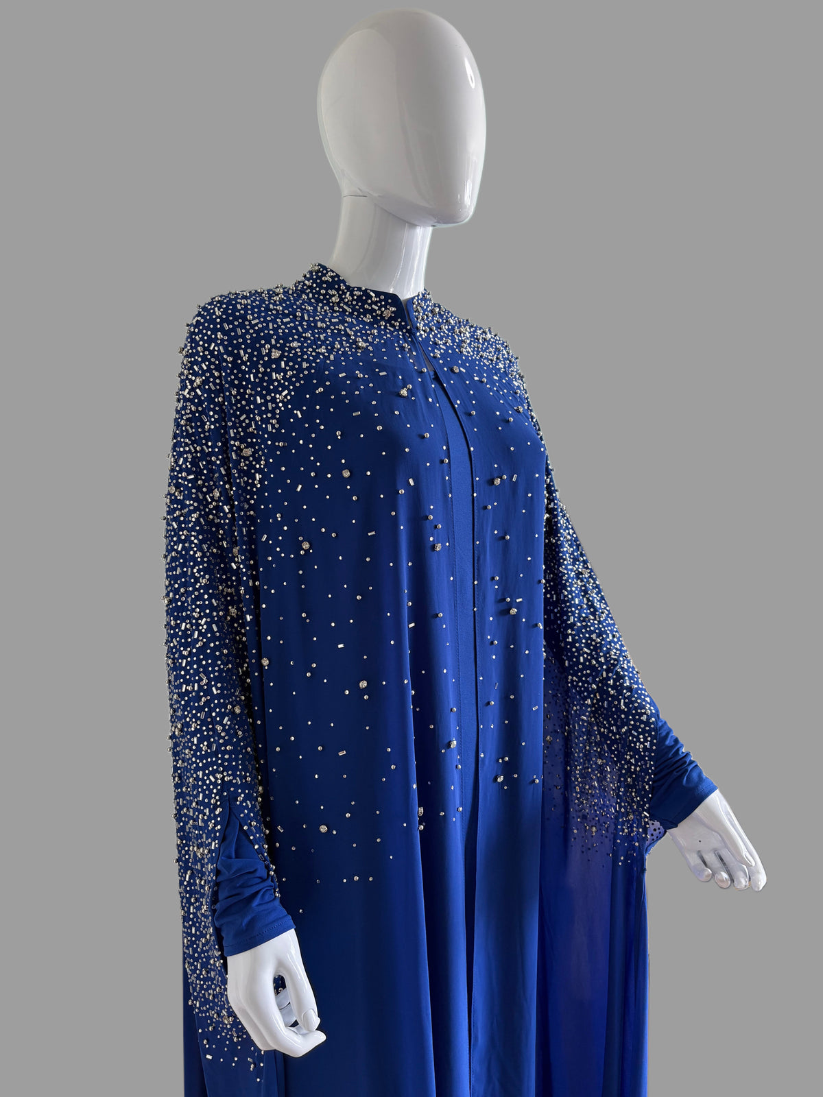 Zweiteilige Abaya mit Stickerei