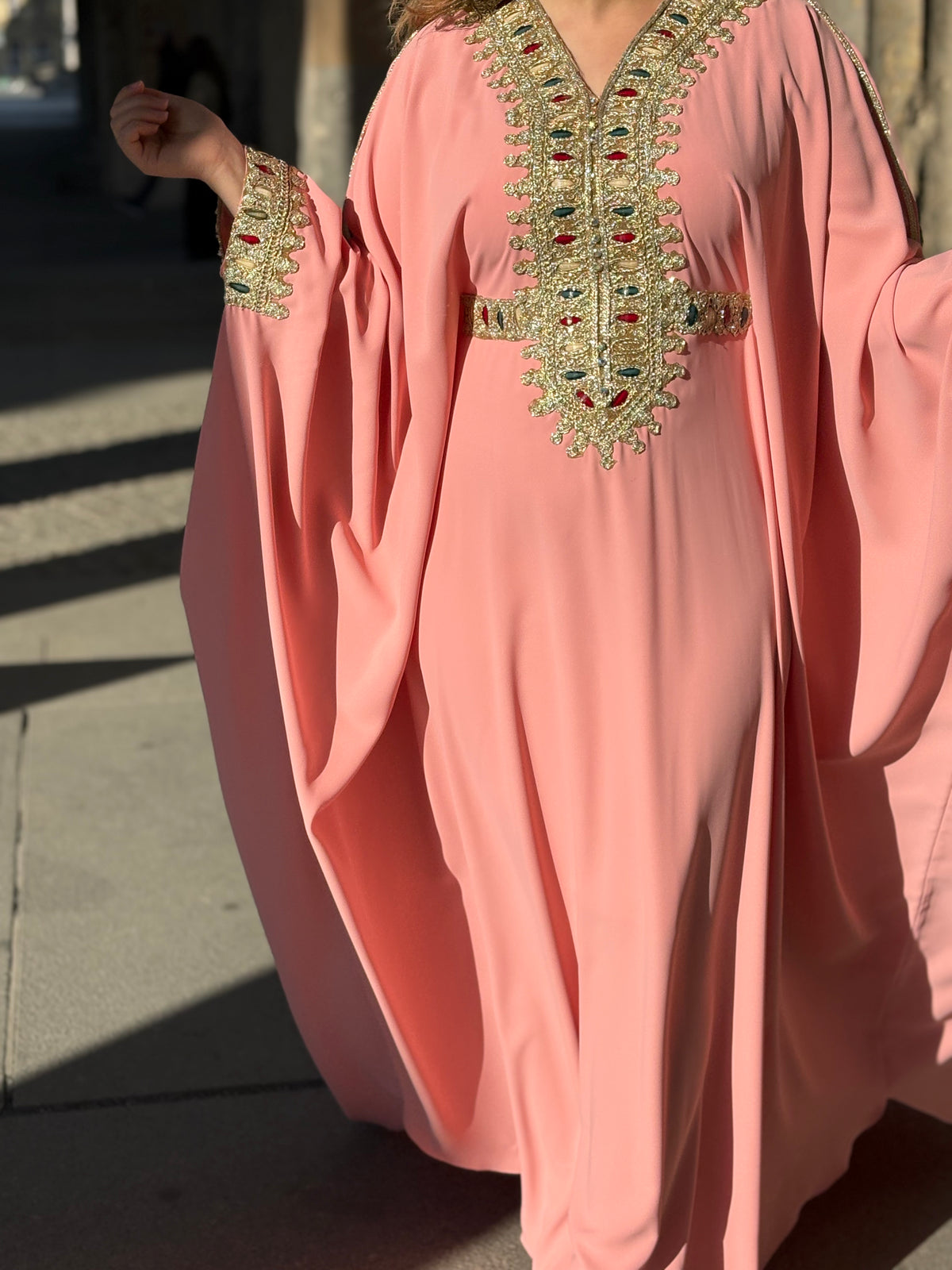 Pink Eleganz – Traditionelles Kleid